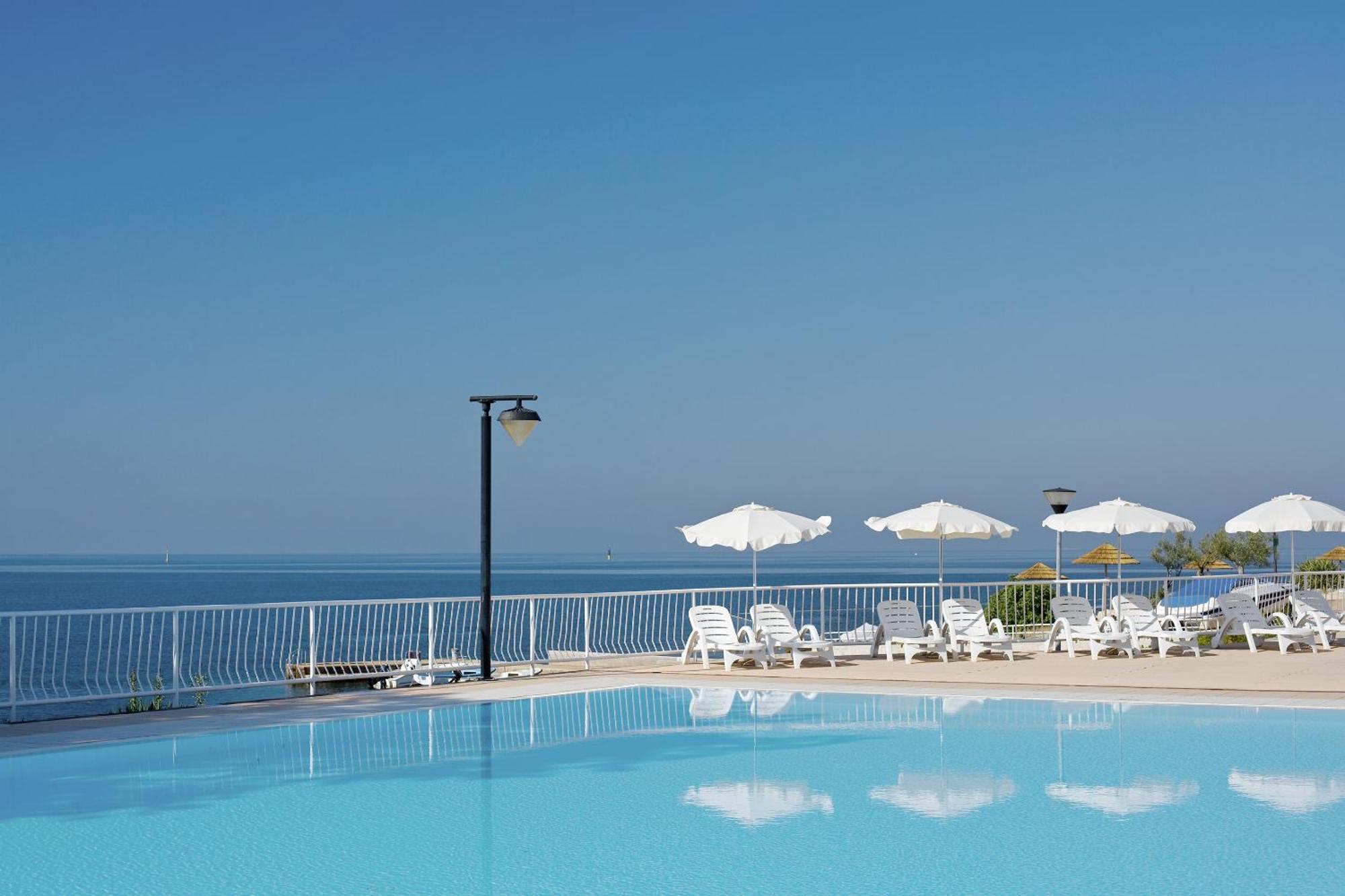 Fkk Adriatika In Fkk Solaris Naturist Resort Poreč Exterior foto