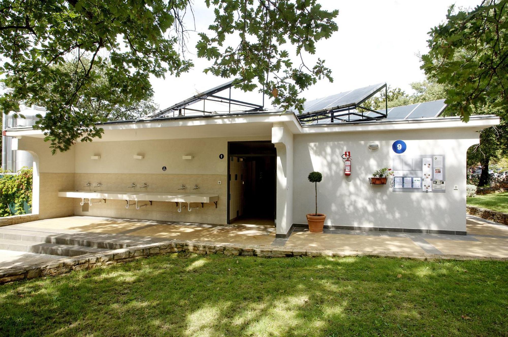 Fkk Adriatika In Fkk Solaris Naturist Resort Poreč Exterior foto